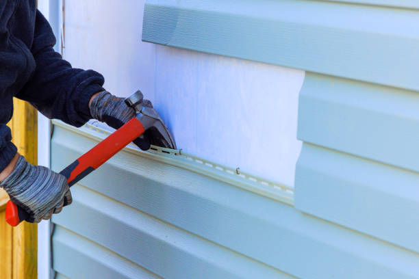 Reliable Siding Repair contractor in Woodinville, WA by Creative Siding